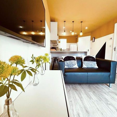 Villa She'S Electric à Blandford Forum Extérieur photo